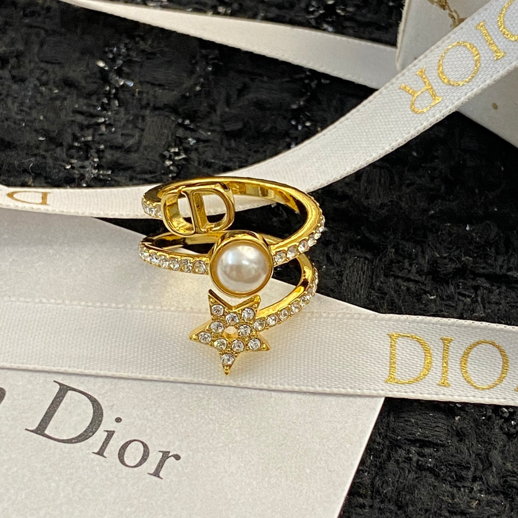 Dior Star Pearl 18K Gold Ring
